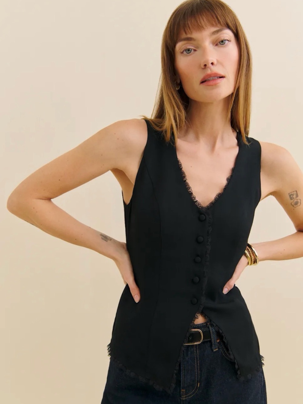 Reformation Skylar Top in Black EUC Sz 8